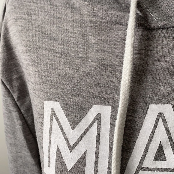 🐻MAMA BEAR Lightweight hoodie shirt for fall - Picture 2 of 6